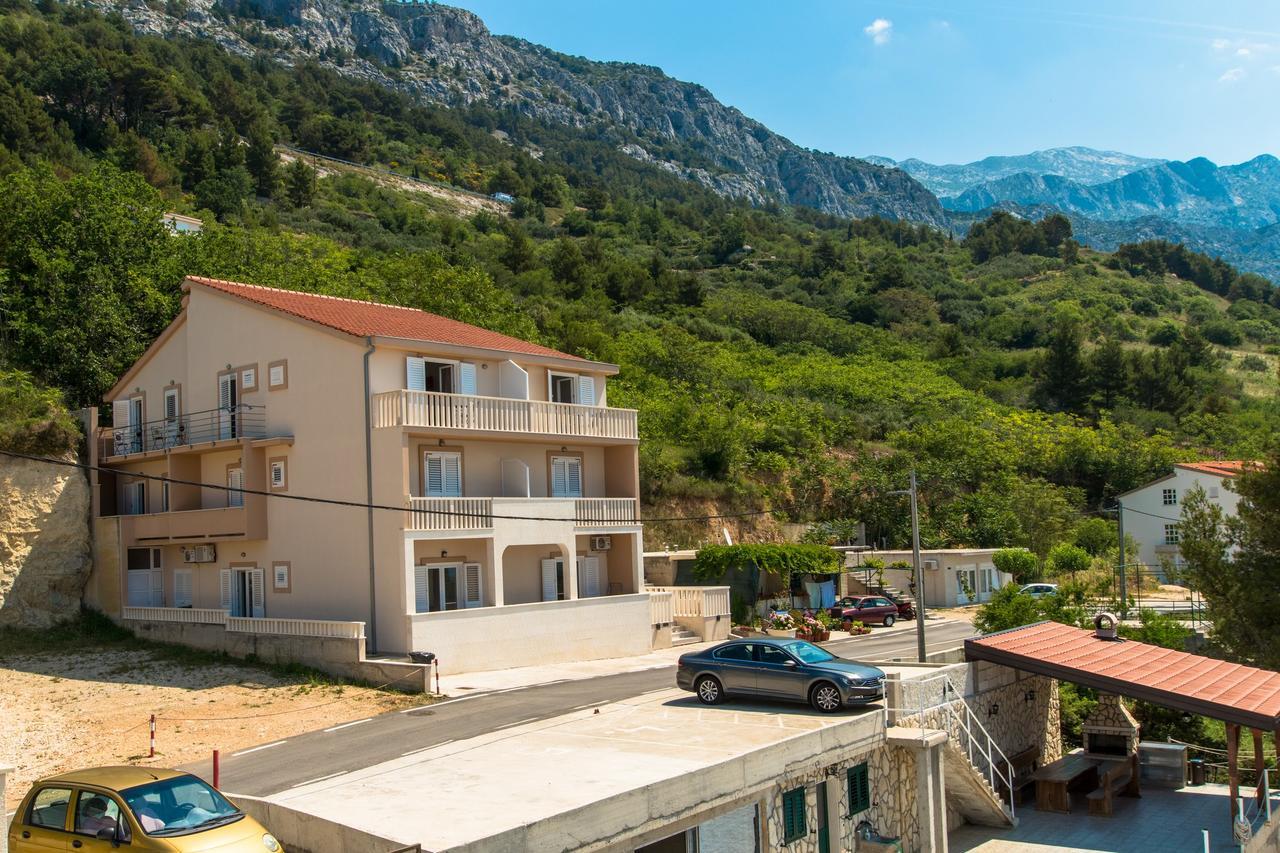Matko'S Oasis Apartments Brela Exterior photo